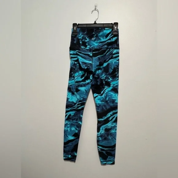 lululemon athletica Blue Patterned Leggings - Picture 14 of 16